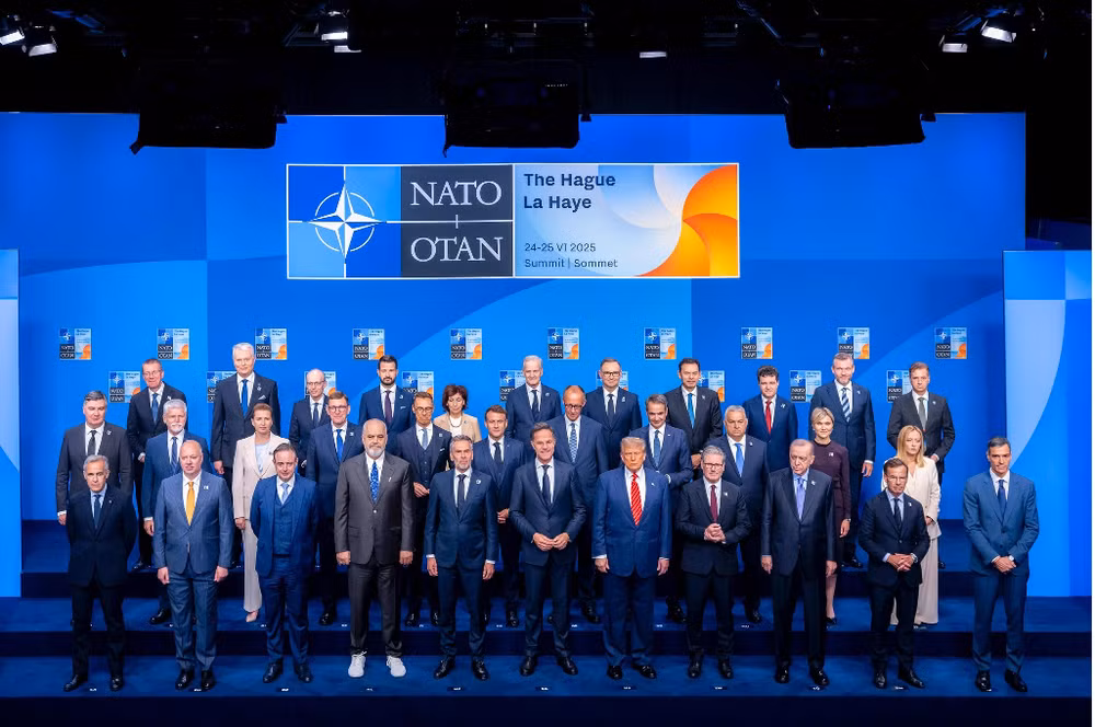 Các lãnh đạo chụp ảnh chung tại Hội nghị thượng đỉnh NATO. Ảnh: NATO