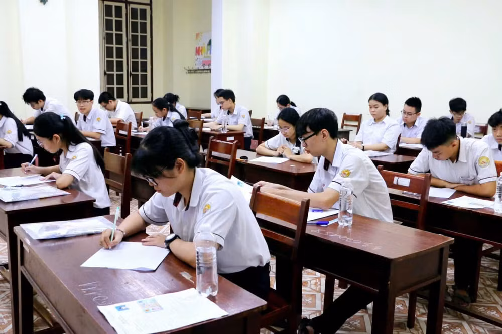 anh-3-diem-thi-truong-tran-phu-mong--4462b920c3b0cd1022f291144a7ed1ef.jpg