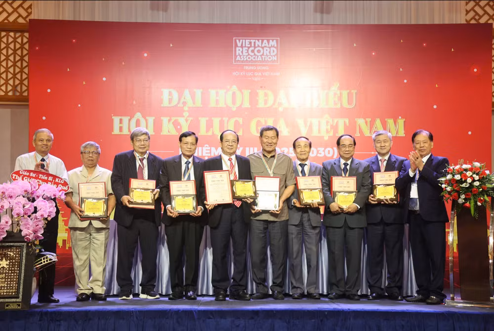Ảnh màn hình 2025-06-21 lúc 15.28.01