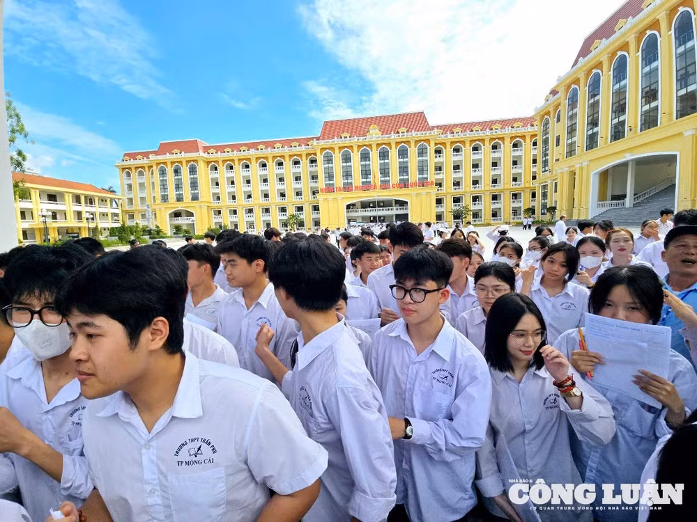 anh-1-diem-thi-truong-tran-phu-mong-cai.jpg