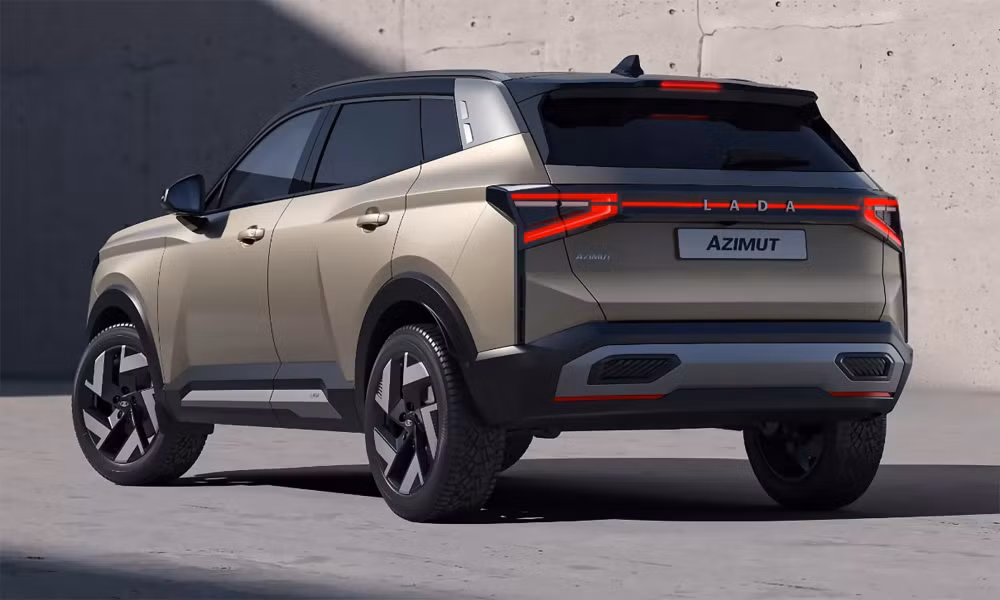 Lada Azimut nằm ở phân khúc xe gầm cao cỡ B.