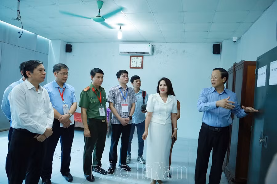 Hà Nam- kiểm tra công tác thi