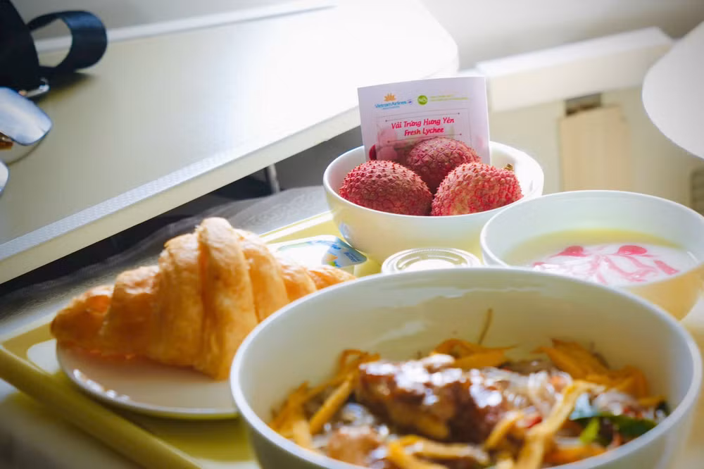 Vải trứng - thức quà thiên nhiên quý giá của tỉnh Hưng Yên được phục vụ trên chuyến bay Vietnam Airlines (1)