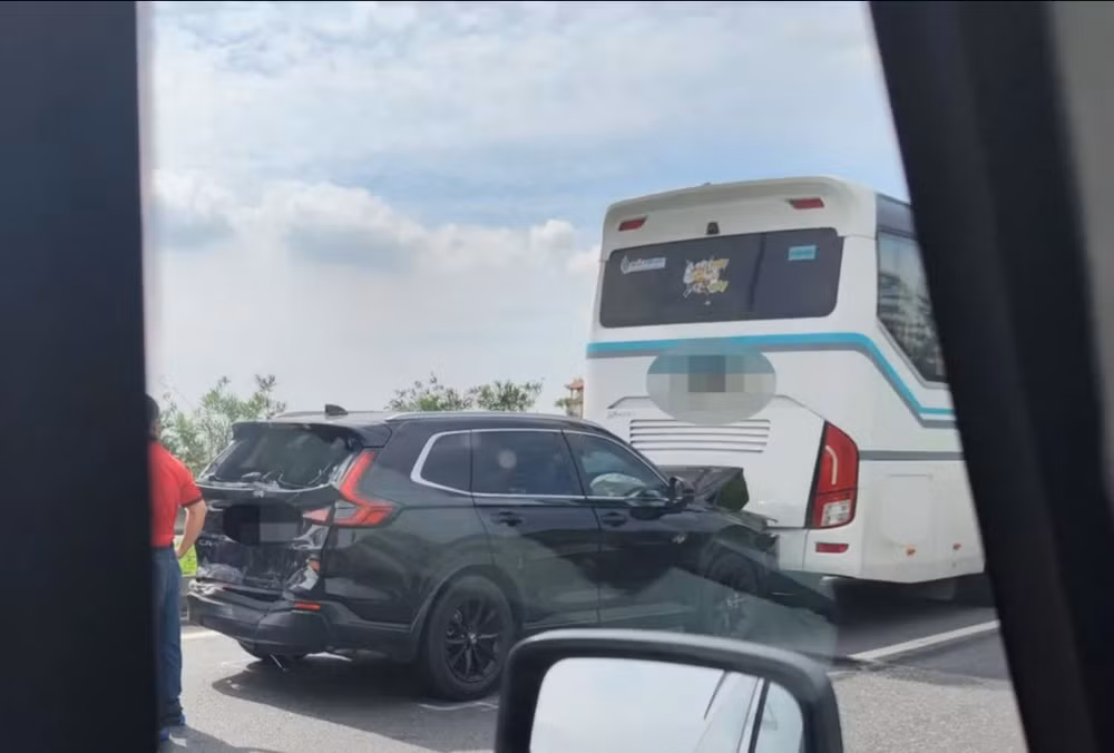 Rất may, vụ tai nạn không có thương vong.