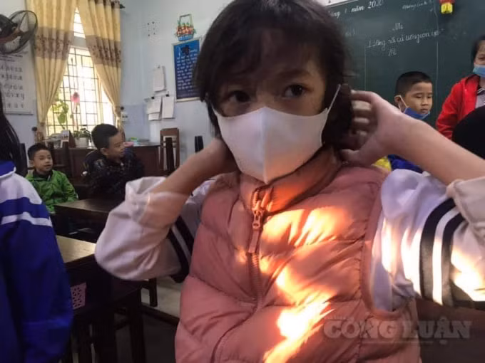 Học sinh Trường Tiểu học Lê Lợi, thành phố Huế lúc mới phát hiện dịch.