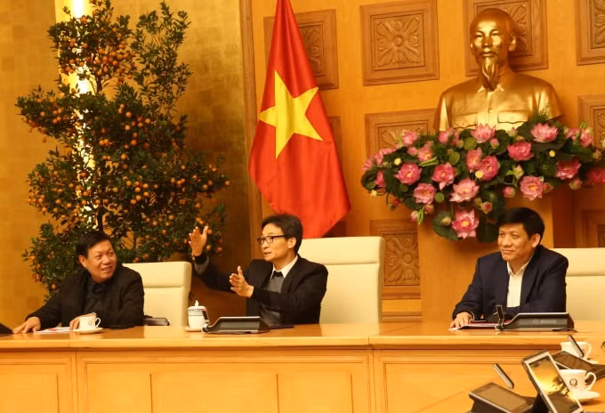 Phó Thủ tướng Chính phủ Vũ Đức Đam chủ trì cuộc họp. Ảnh: Trần Mạnh