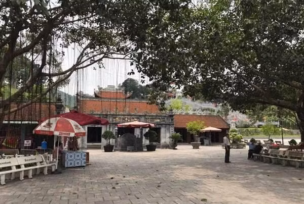 Đền Hạ (thờ Mẫu), thuộc Khu di tích đền Cửa Ông. Ảnh Lê Phương.