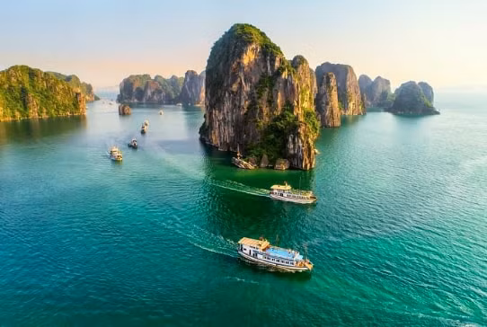 vinh ha long lot vao danh sach diem du lich tot nhat the gioi nam 2024 hinh 1