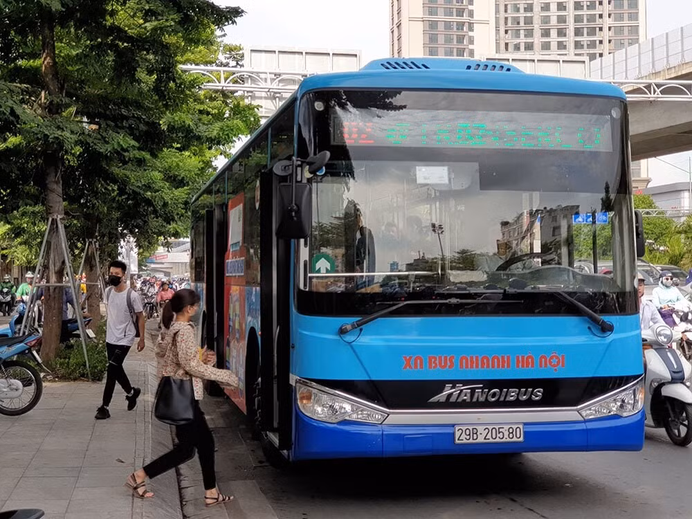ha noi tang cuong xe buyt phuc vu nguoi dan di lai dip nghi le hinh 1