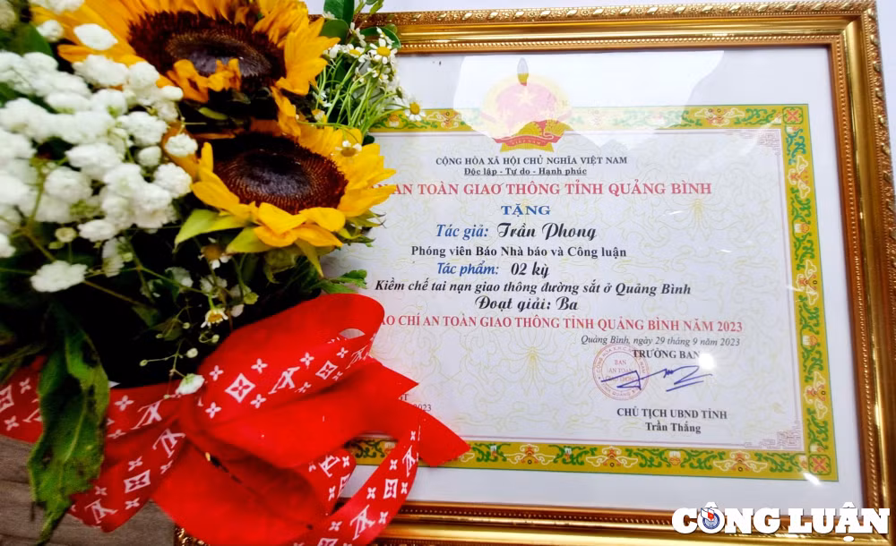 bao nha bao va cong luan dat giai ba cuoc thi bao chi viet ve an toan giao thong tinh quang binh hinh 3
