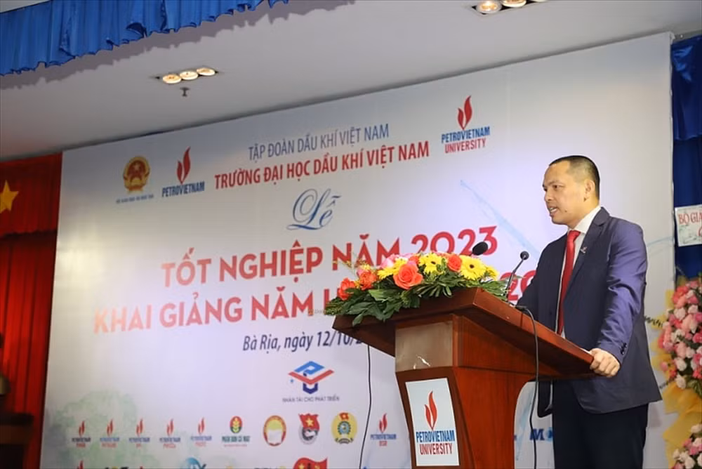 bsr ky ket thoa thuan tac voi truong dai hoc dau khi viet nam hinh 3