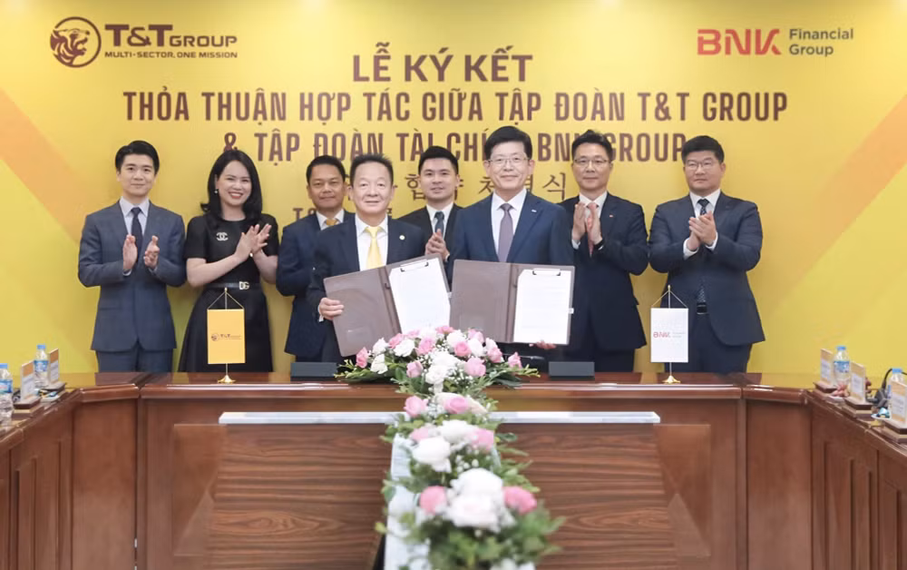 tt group hop tac voi bnk tap doan tai chinh hang dau han quoc hinh 1