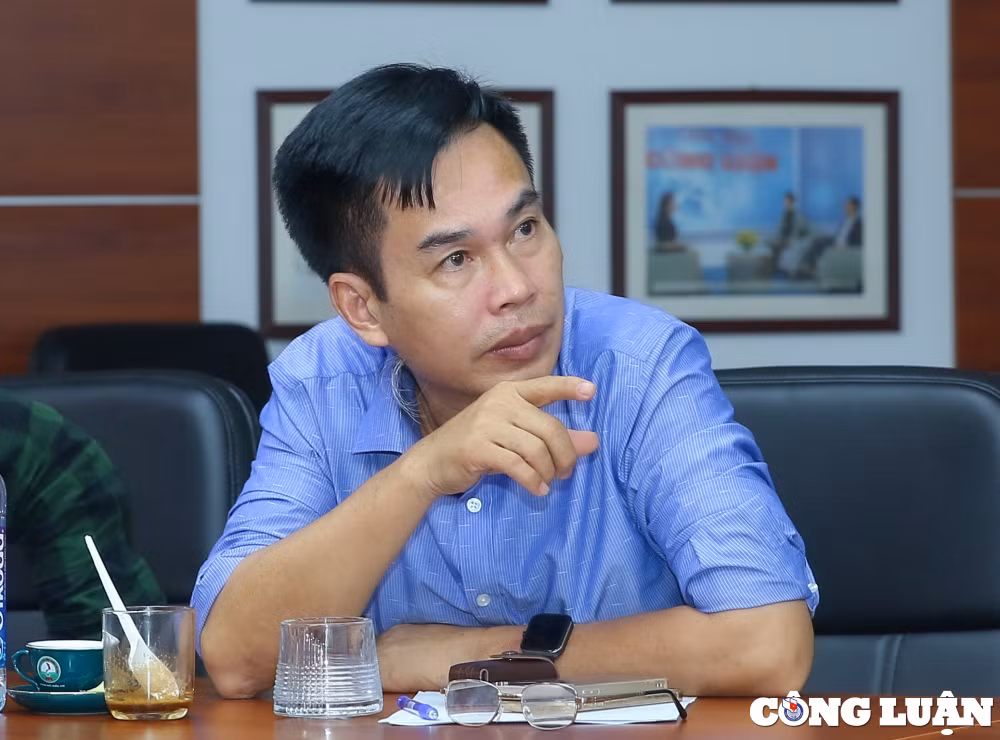 hoi dong giam khao giai anh khoanh khac bao chi 2022 to chuc cham va lua chon cac giai hinh 7