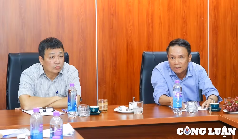 hoi dong giam khao giai anh khoanh khac bao chi 2022 to chuc cham va lua chon cac giai hinh 8