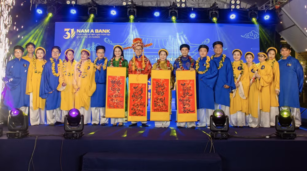 trang nguyen nam a bank 2023 tro lai day kich tinh hinh 3