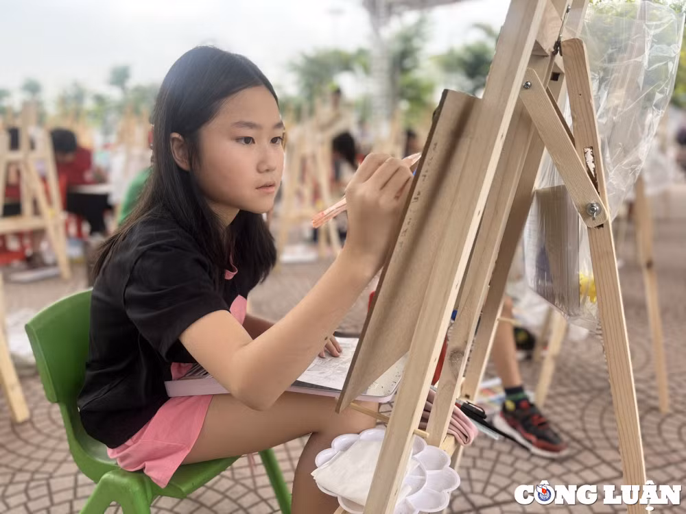 tre em viet nam va quoc te trai nghiem ve tranh vi hoa binh hinh 2