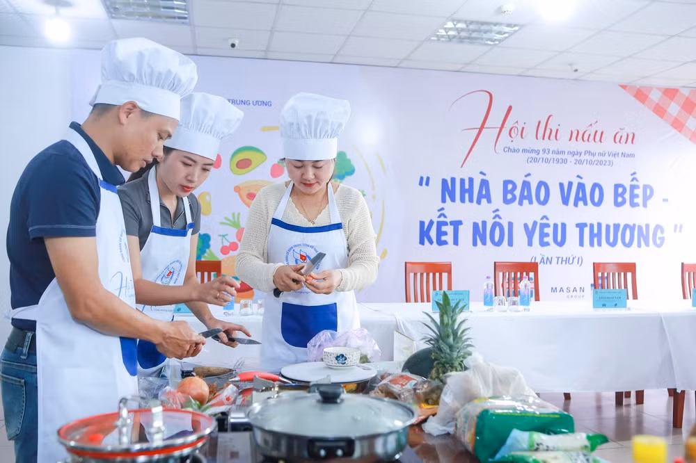 can bo doan vien cong doan co quan trung uong hoi nha bao viet nam cung nhau vao bep ket noi yeu thuong hinh 20