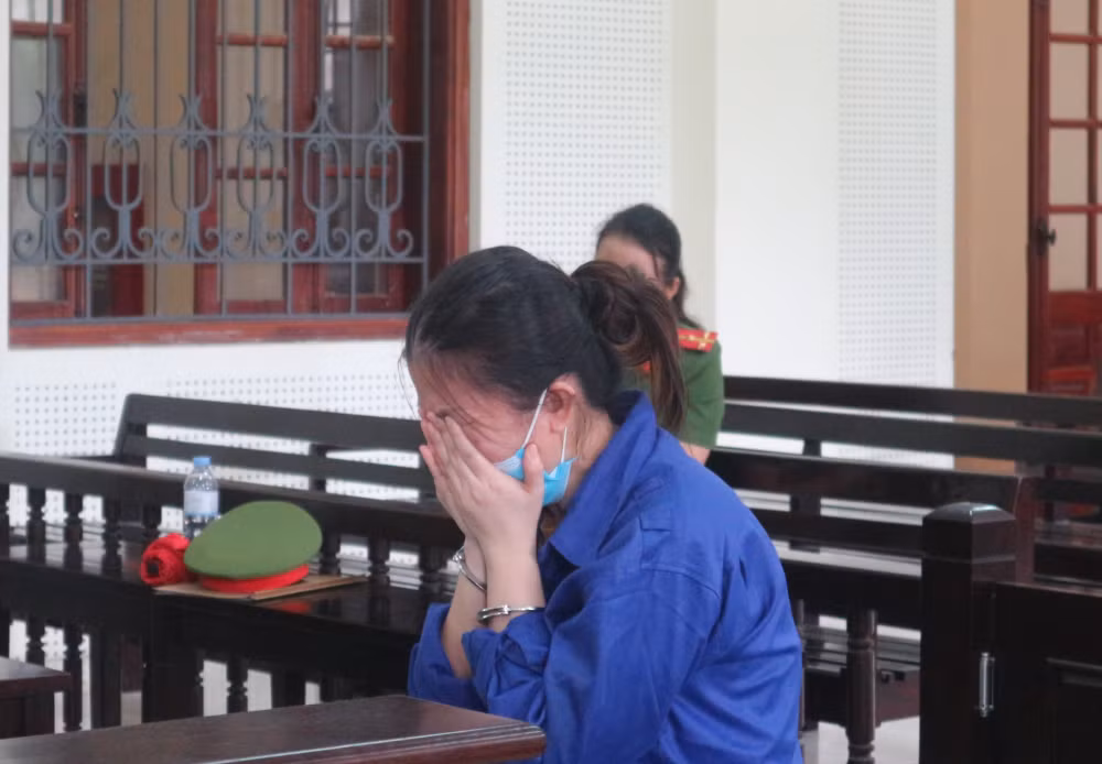 thu doan lua chay an trang chay viec cua nhan vien y te hoc duong hinh 1
