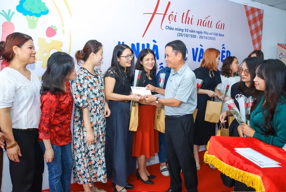 can bo doan vien cong doan co quan trung uong hoi nha bao viet nam cung nhau vao bep ket noi yeu thuong hinh 14