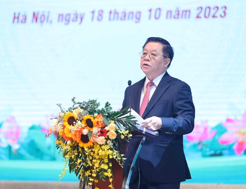 trao giai cuoc thi chinh luan ve bao ve nen tang tu tuong cua dang hinh 2
