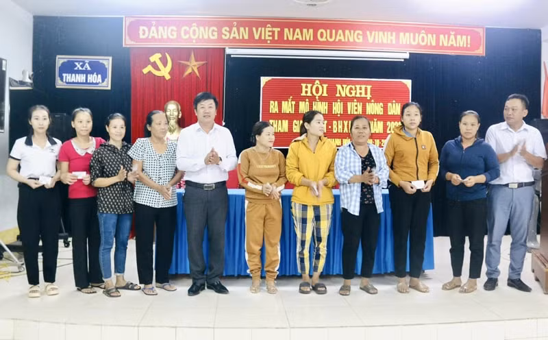 quang binh ra mat mo hinh hoi vien nong dan tham gia bhyt bhxh tu nguyen hinh 2