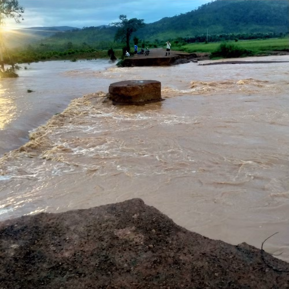 gia lai vo buc tuong ngan nuoc cua thuy dien nhieu hoa mau bi nhan chim hinh 2