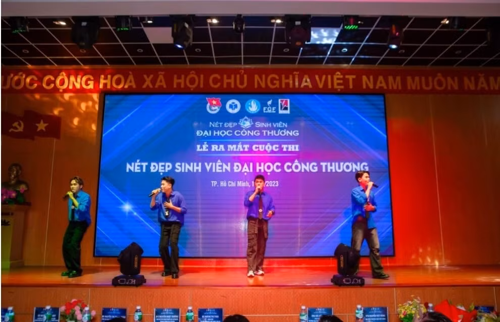 ntk viet hung lam truong ban giam khao cuoc thi net dep sinh vien dai hoc cong thuong nam 2023 hinh 20