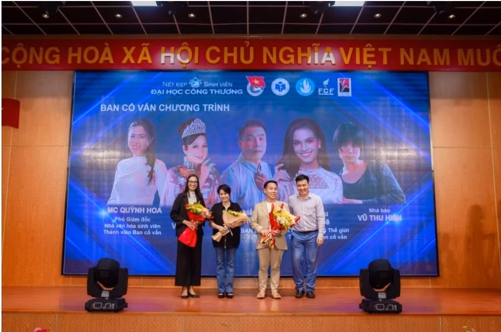 ntk viet hung lam truong ban giam khao cuoc thi net dep sinh vien dai hoc cong thuong nam 2023 hinh 6