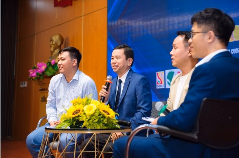 ntk viet hung lam truong ban giam khao cuoc thi net dep sinh vien dai hoc cong thuong nam 2023 hinh 3