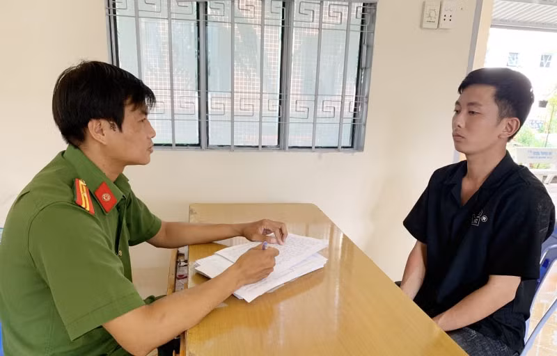 nam thanh nien siet co tai xe xe om cong nghe grab cuop tai san sa luoi hinh 1