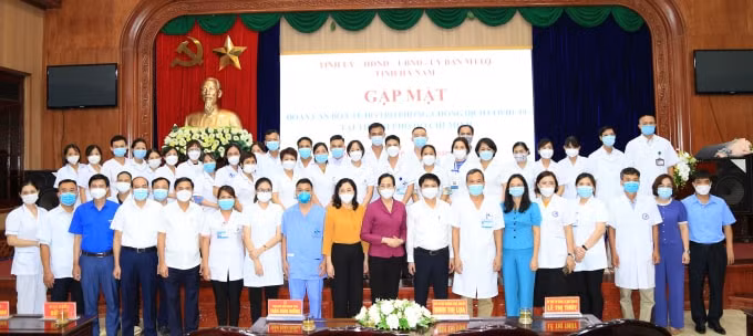 ha nam tiep tuc tang cuong y bac si cho mien nam chong dich covid 19 hinh 1