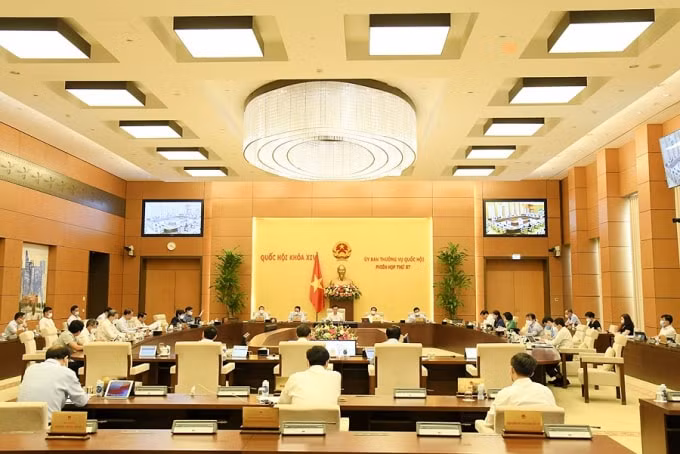 Quang cảnh phiên họp.