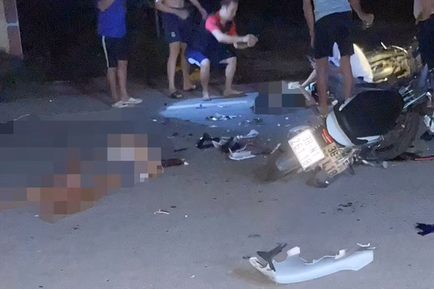 ha tinh xe may tong nhau khien 2 nguoi tu vong 1 nguoi khac bi thuong hinh 1