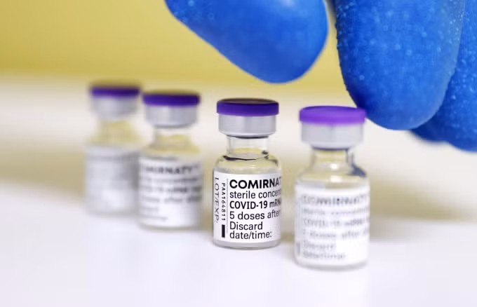 sau moderna nhat ban lai phat hien chat la trong vaccine pfizer hinh 1
