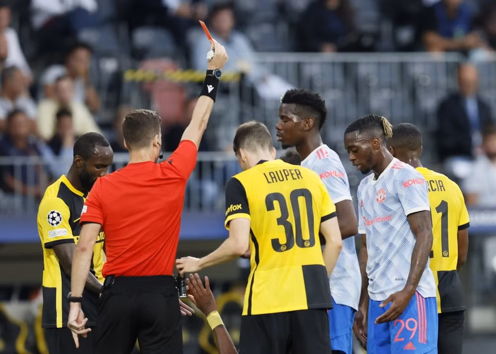 man utd thua 1 2 young boys tai vong bang champions league hinh 2