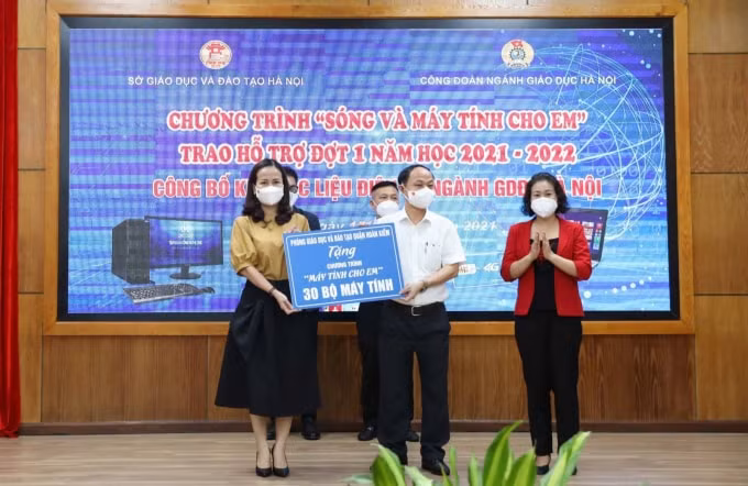 nganh giao duc hoan kiem tich cuc dong hanh voi chuong trinh song va may tinh cho em hinh 1