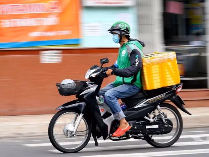 tp hcm dang thieu vaccine tiem phong covid 19 cho nguoi dan hinh 2