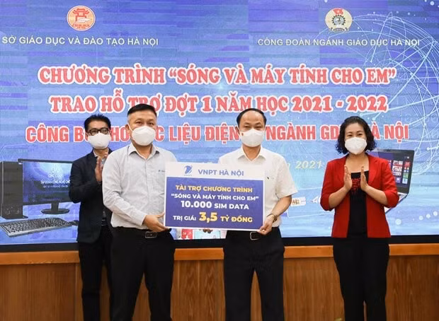 vnpt ha noi tai tro 10000 sim data tri gia 35 ty dong cho hoc sinh sinh vien hinh 1