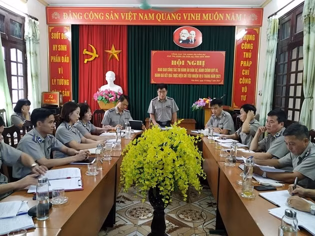 de nghi tong cuc thi hanh an dan su ky luat cuc truong cuc thi hanh an dan su tinh hoa binh hinh 1