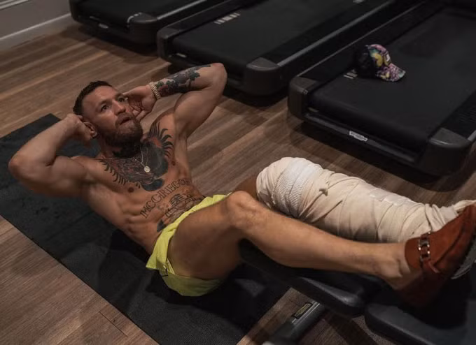 conor mcgregor hoi phuc than ky sau chan thuong nghiem trong tai ufc 264 hinh 1