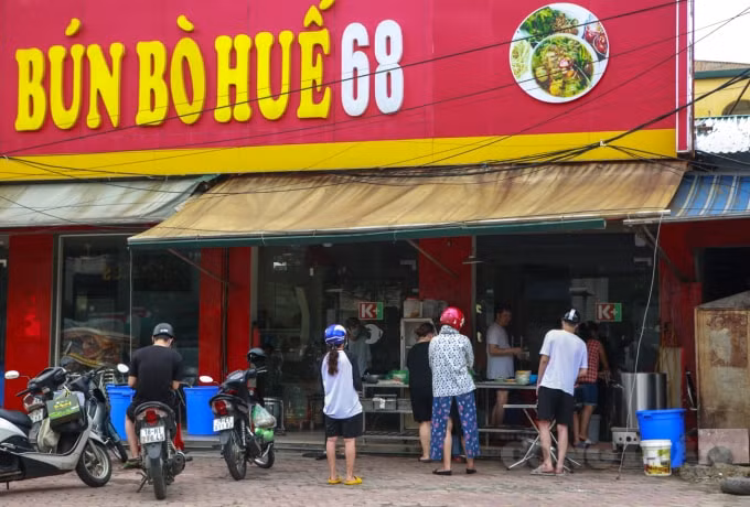 ha noi hang quan mo ban tro lai nguoi dan cho gan 1h dong ho lai bao het hang hinh 1