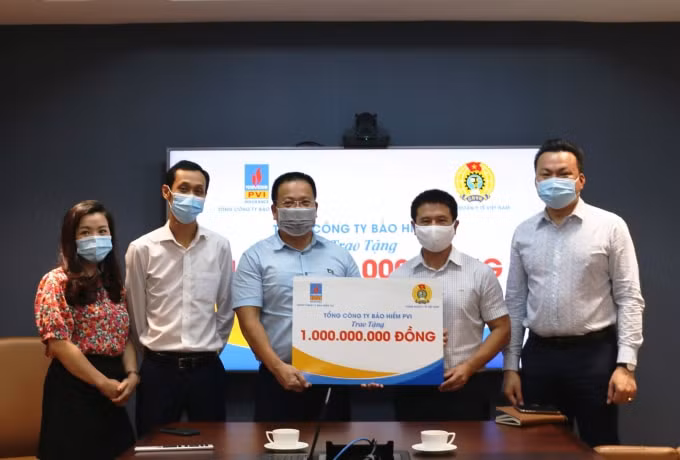 bao hiem pvi dan dau thi truong tren moi chi tieu tai chinh hinh 1