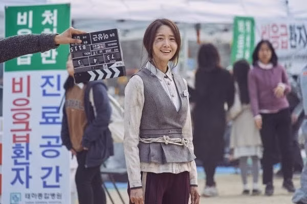 yoona snsd ket doi voi kim seon ho trong phim hai lang man hinh 2