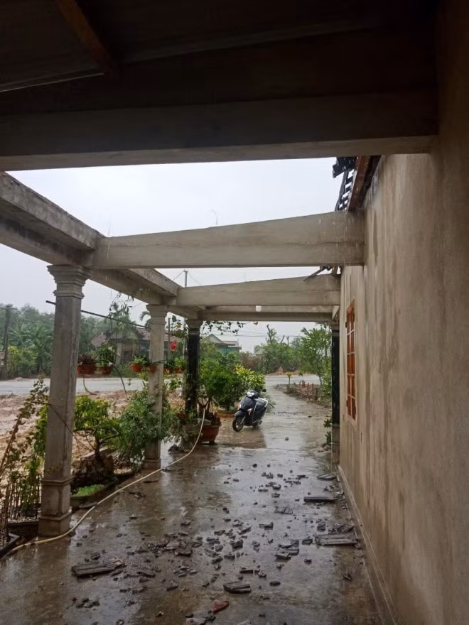 bao con son chua do bo duong da nang da thanh song hang chuc mai nha o hue bi toc mai hinh 4