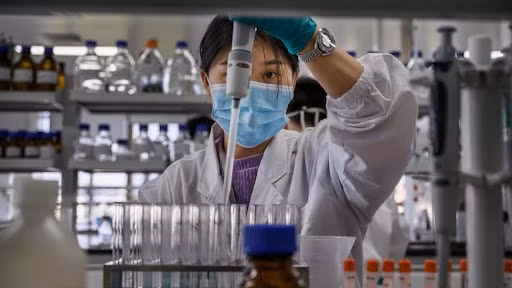 trung quoc tuyen bo sap san xuat loai vaccine vuot troi hon pfizer va moderna cua my hinh 1