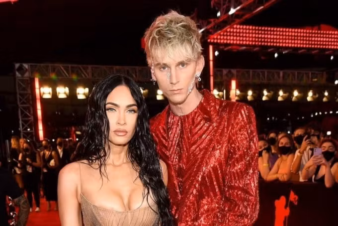 vo si conor mcgregor xo xat voi ban trai megan fox tren tham do hinh 3