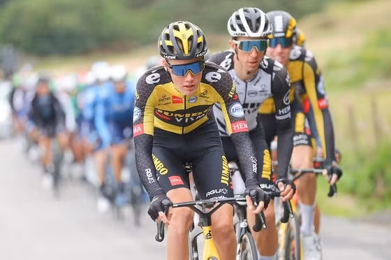 tung cu nuoc rut than toc wout van aert vuot mat ethan hayter gianh chien thang chung cuoc hinh 2