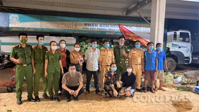 nhung chuyen xe cho nang nghia tinh hinh 6