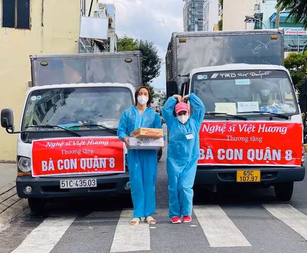 viet huong khang dinh tin bi nem gach vao dau la gia hinh 2