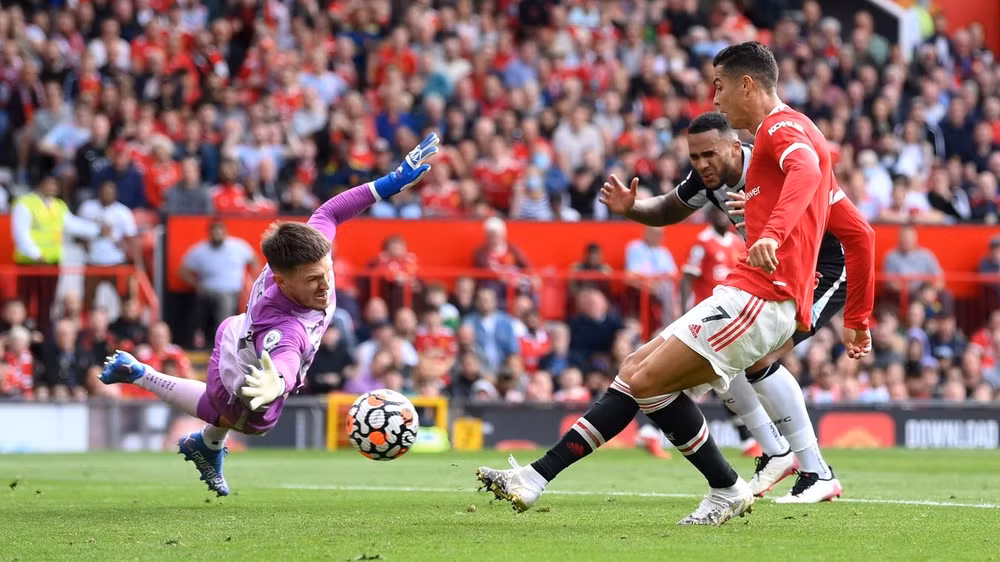 man utd thang 4 1 newcastle ronaldo co man ra mat hoan hao hinh 3